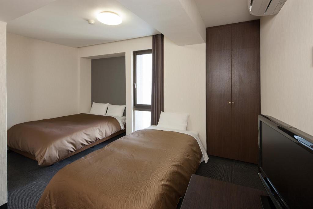 Hotel Plaza Inn Tokushima Exterior photo